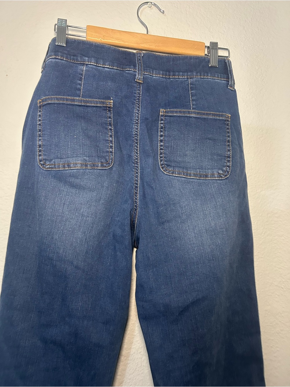 Women’s Straight Leg Jeans in Dark Blue Denim